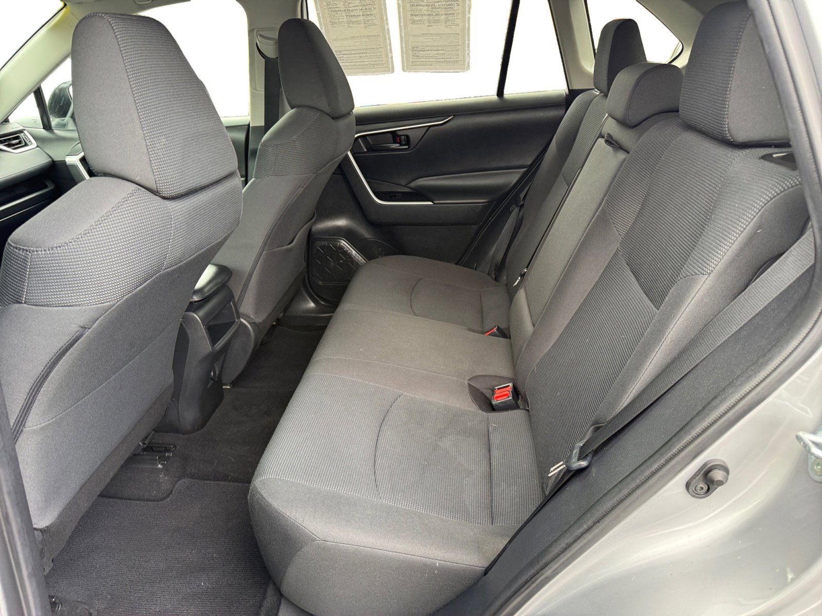Used 2021 Toyota RAV4 LE w/ Carpet Mat Package (TMS) AWD/4WD image 16
