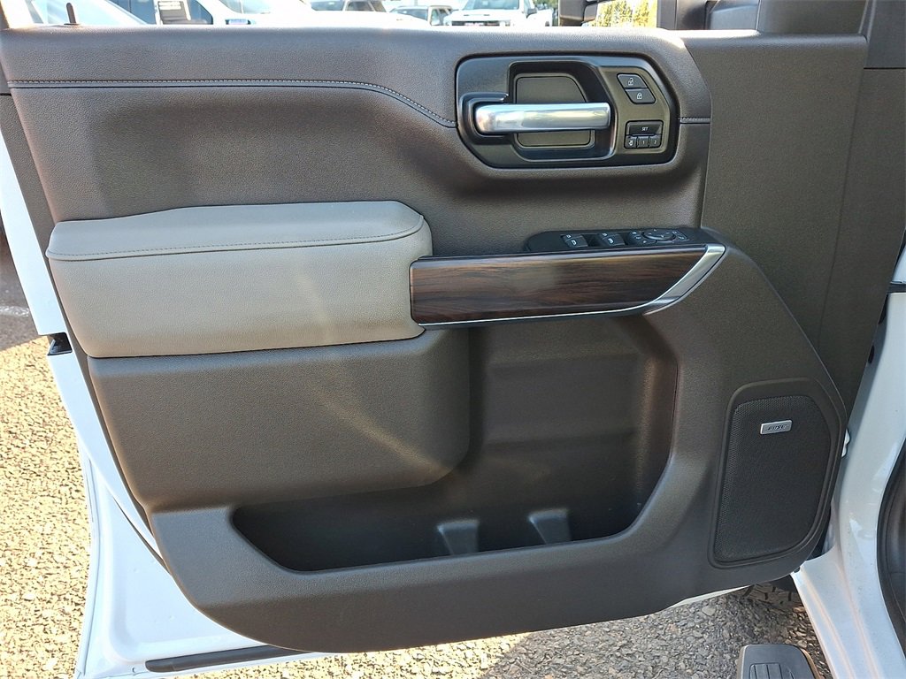 Used 2023 GMC Sierra 2500 SLT w/ SLT Premium Package image 13