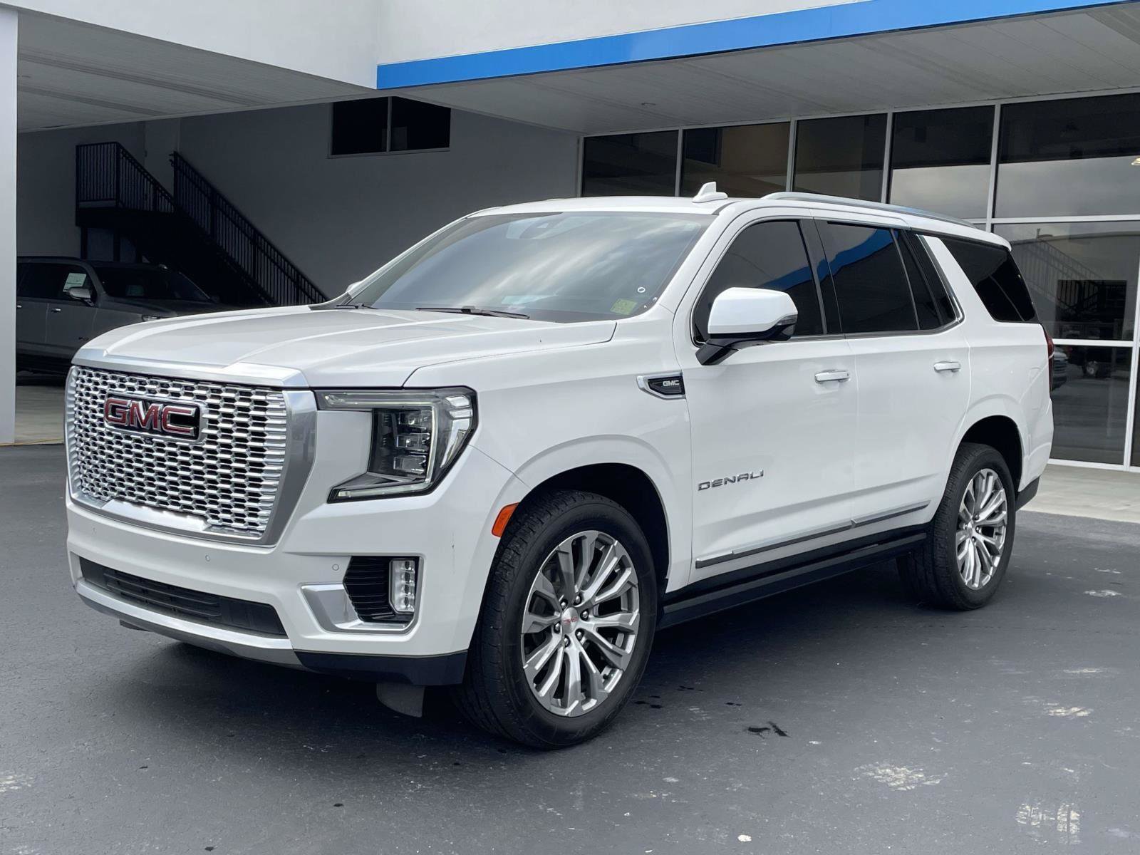 Used 2021 GMC Yukon Denali w/ Denali Premium Package RWD image 7