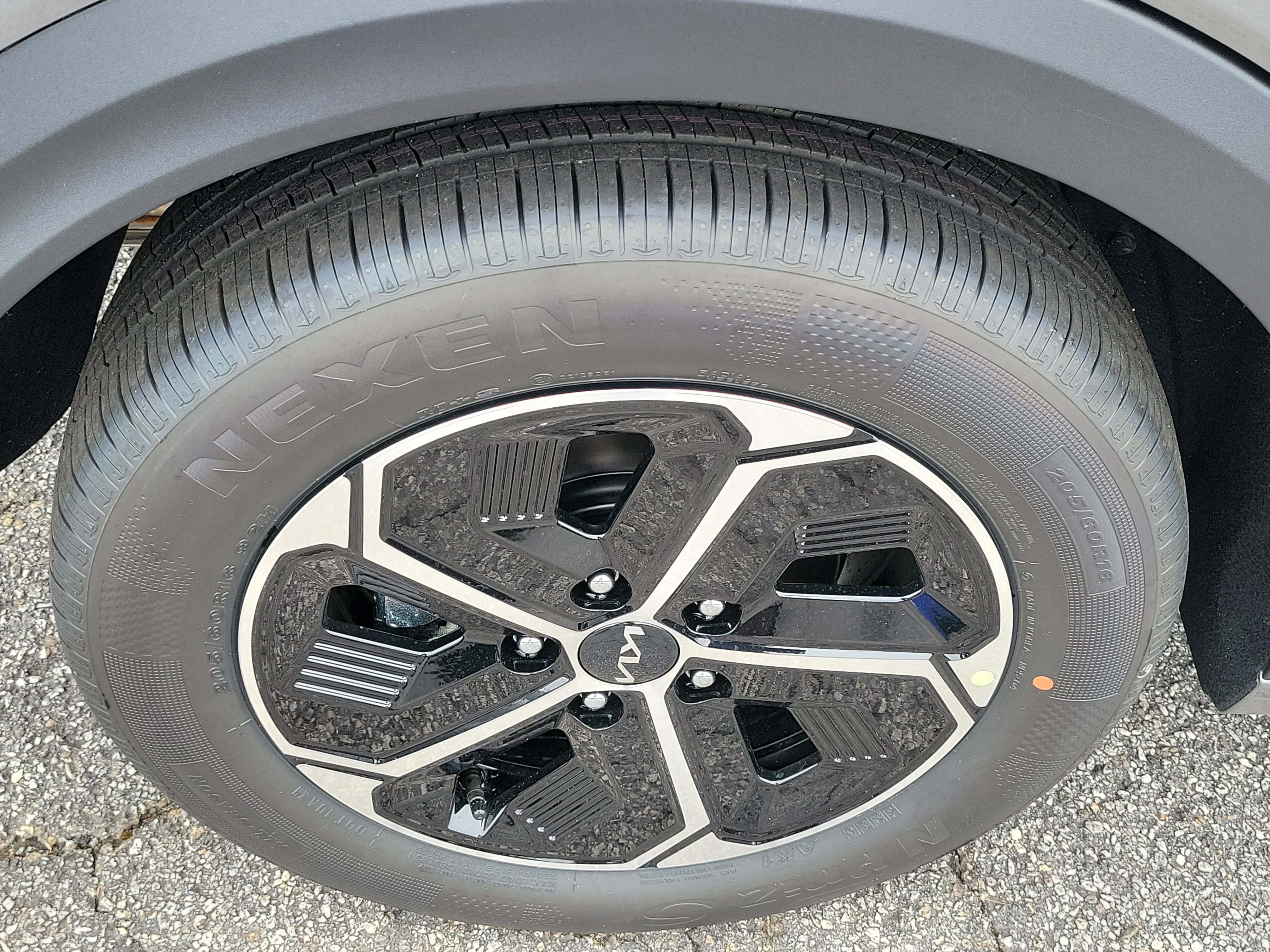 New 2026 Kia Niro LX FWD image 7