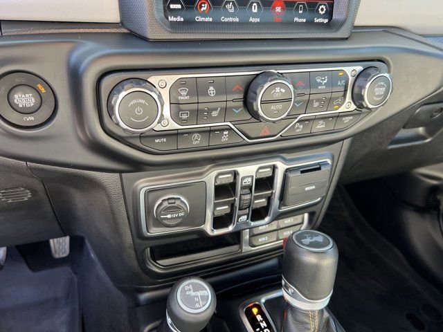 Used 2022 Jeep Wrangler Unlimited Sahara image 31