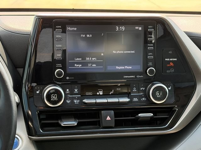 Used 2021 Toyota Highlander XLE FWD image 13