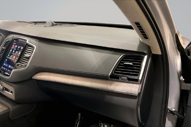 Certified 2024 Volvo XC90 T8 Ultimate w/ Lounge Package AWD/4WD image 20