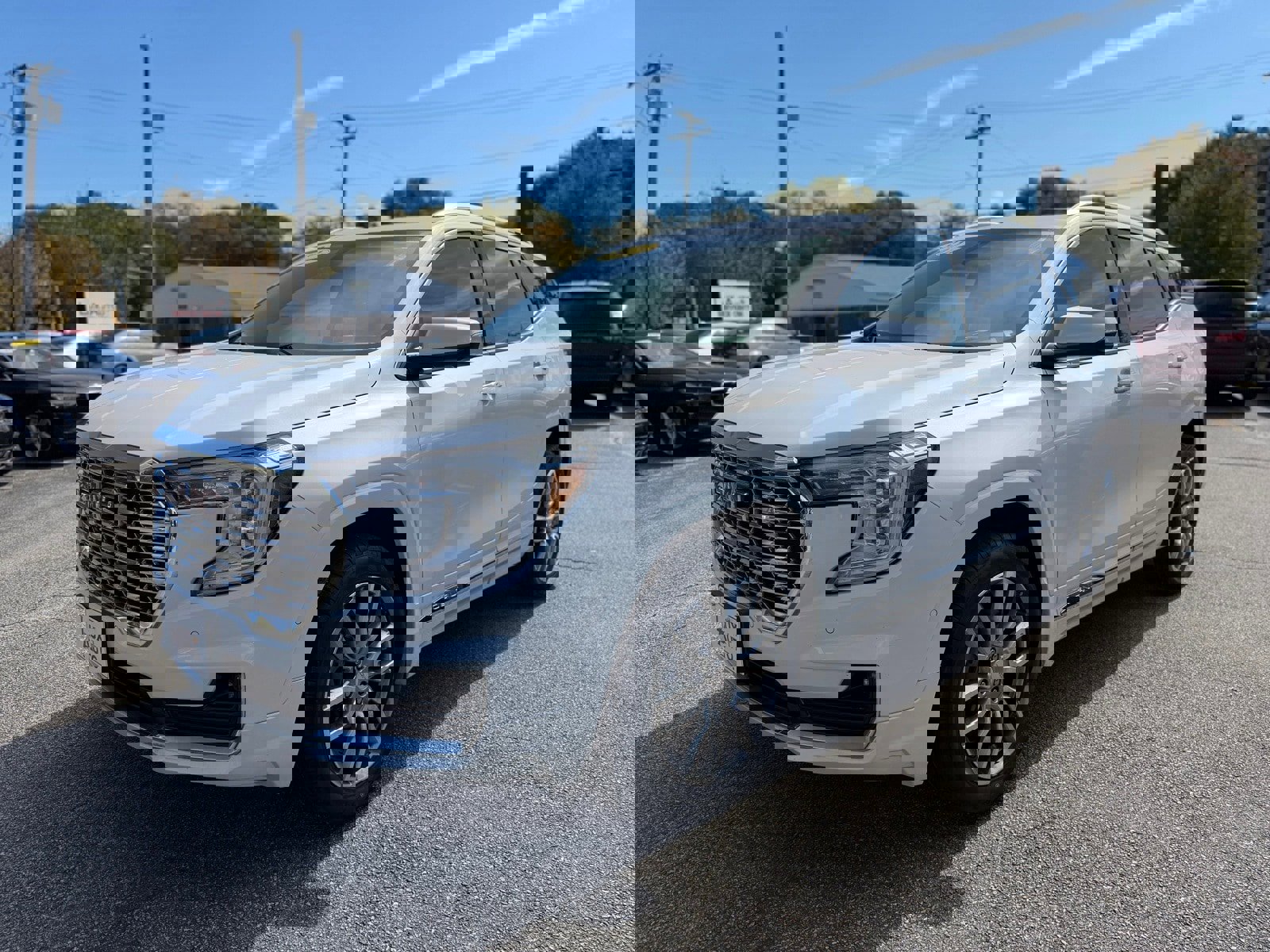 Used 2023 GMC Terrain Denali w/ Denali Premium Package image 2