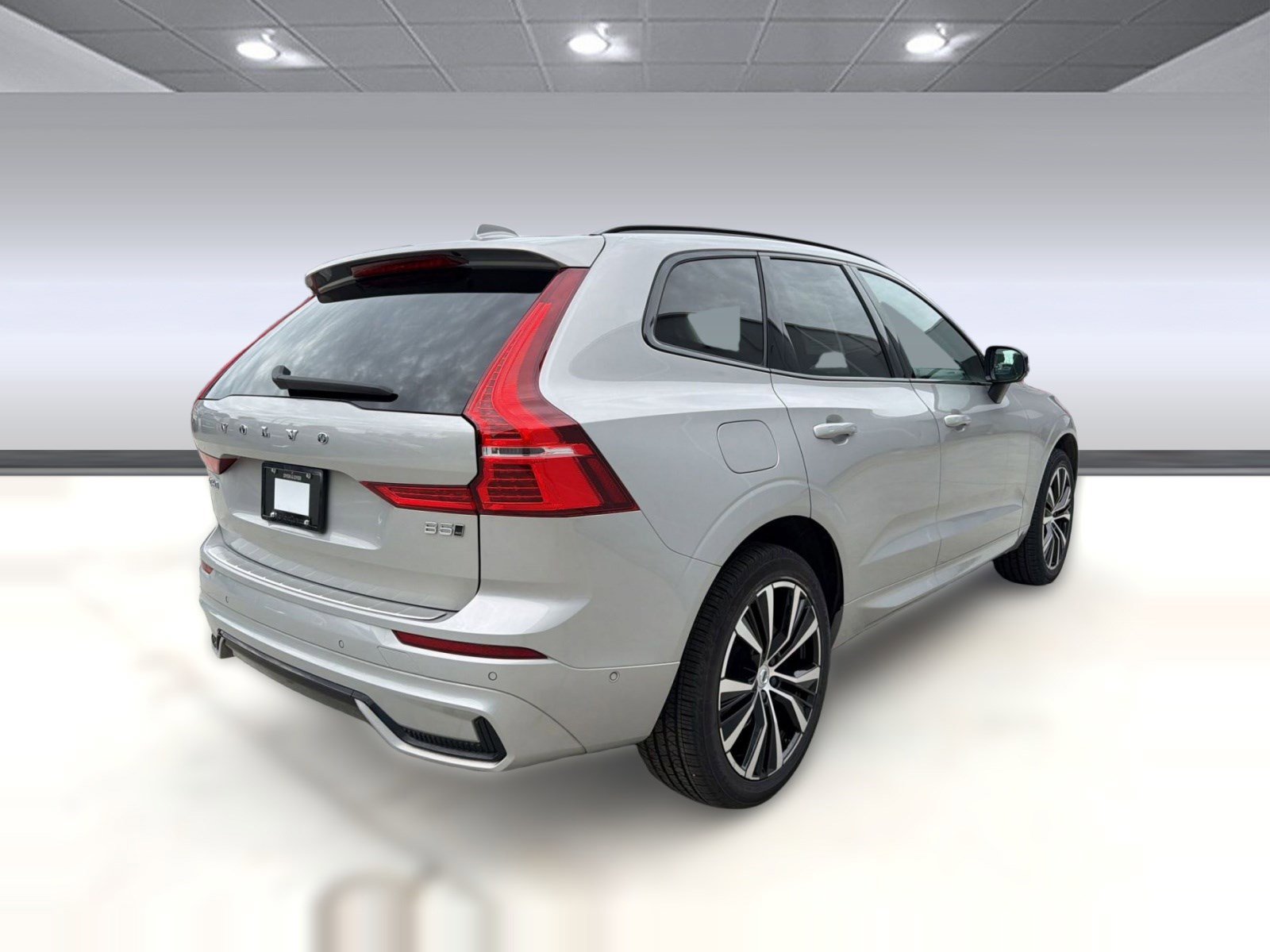Used 2023 Volvo XC60 B5 Plus w/ Climate Package AWD/4WD image 9