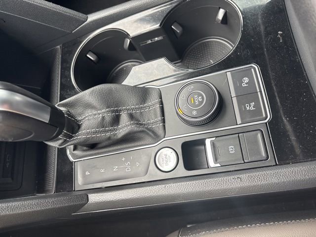 Used 2023 Volkswagen Atlas Cross Sport SEL Premium R-Line image 38