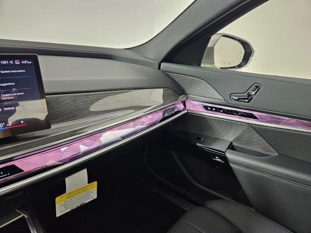 New 2024 BMW i7 eDrive50 image 17