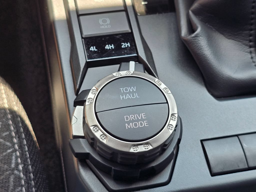 Used 2025 Toyota 4Runner SR5 AWD/4WD image 27