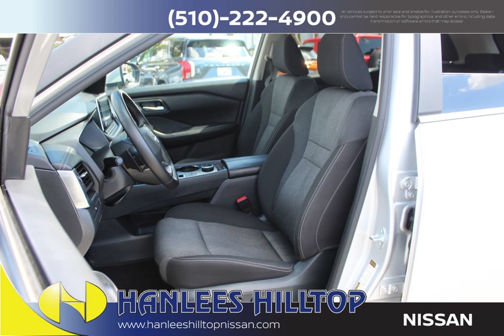 Used 2025 Nissan Rogue SV AWD/4WD image 13