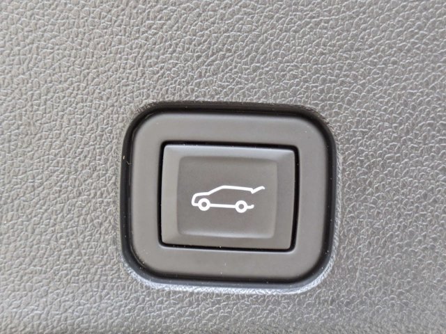 Used 2024 Chevrolet Traverse RS w/ LPO, Floor Liner Package FWD image 15