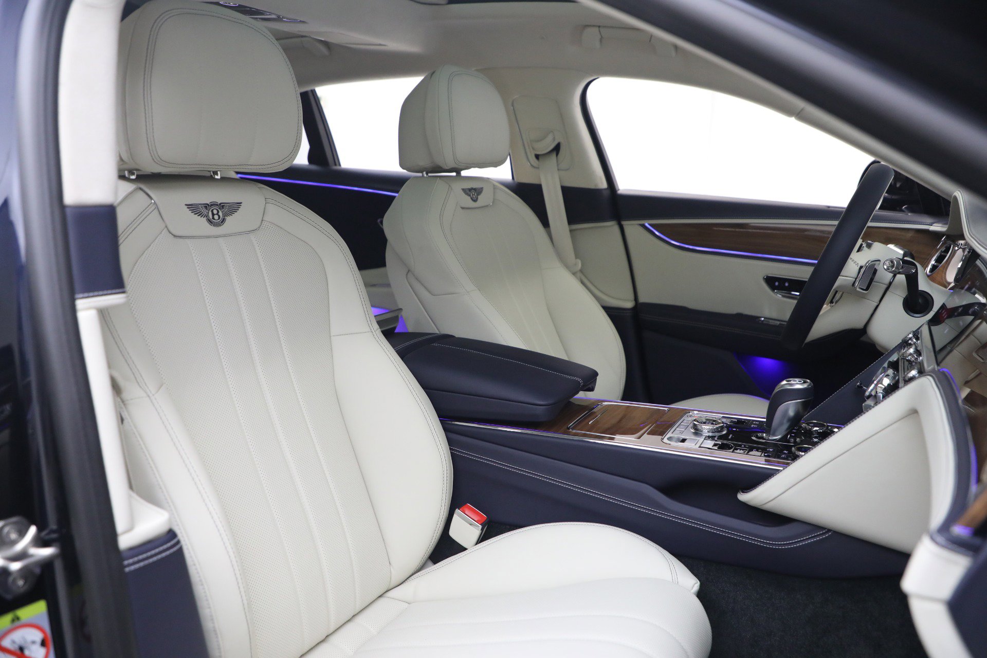 New 2026 Bentley Flying Spur Plug-In Hybrid AWD/4WD image 24