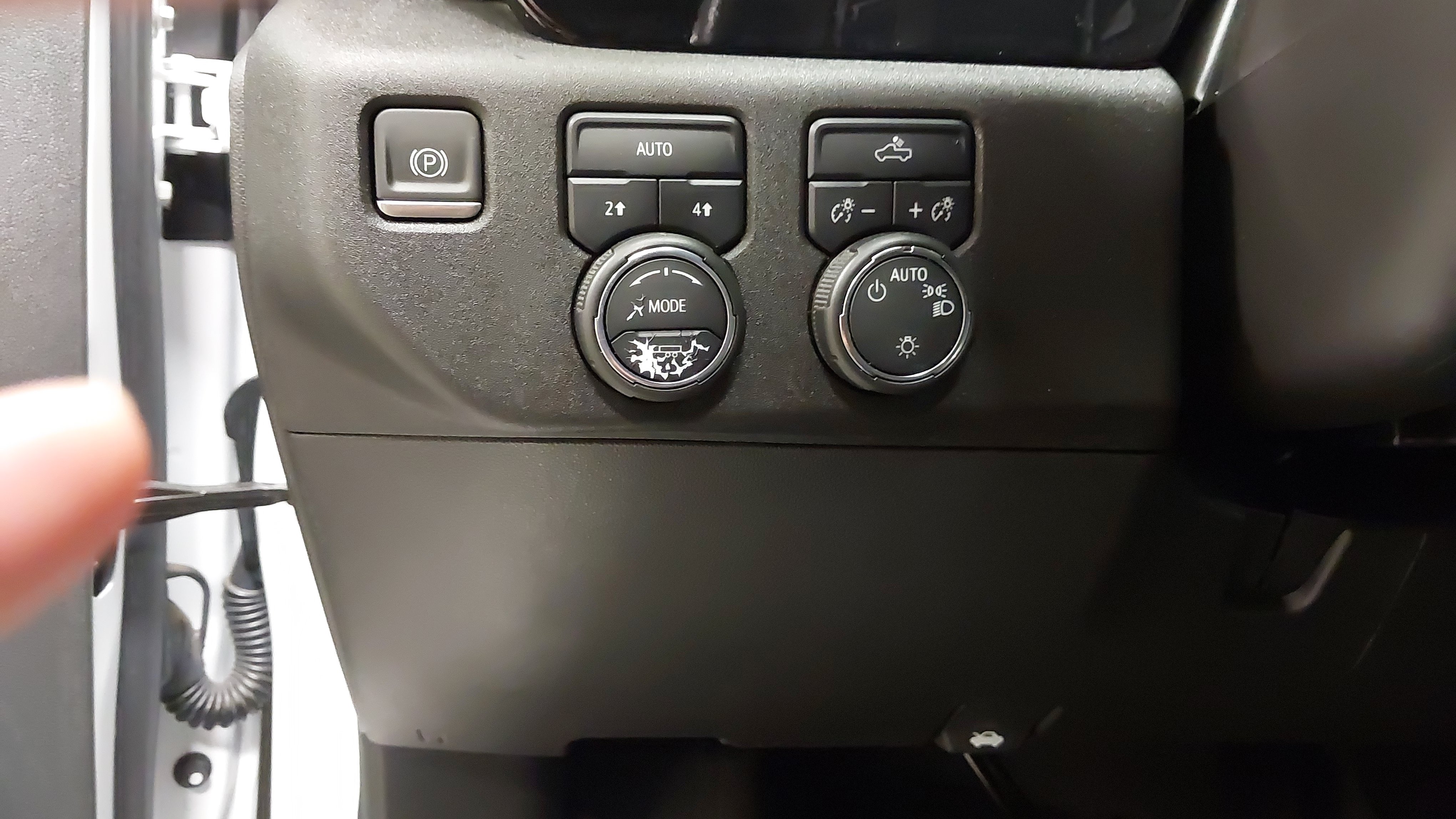 Used 2023 Chevrolet Silverado 1500 LT AWD/4WD image 23