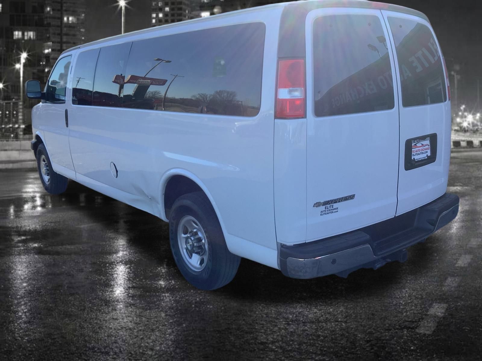 Used 2021 Chevrolet Express 3500 LT w/ LT Preferred Equipment Group image 6