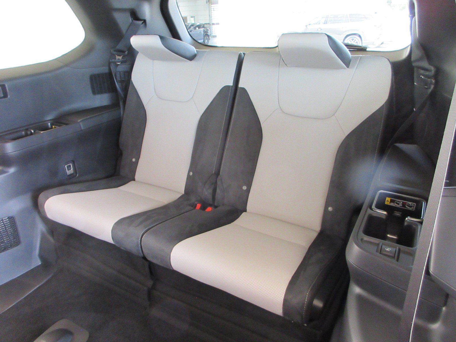 Used 2026 Lexus TX 500h AWD w/ Technology Package image 21