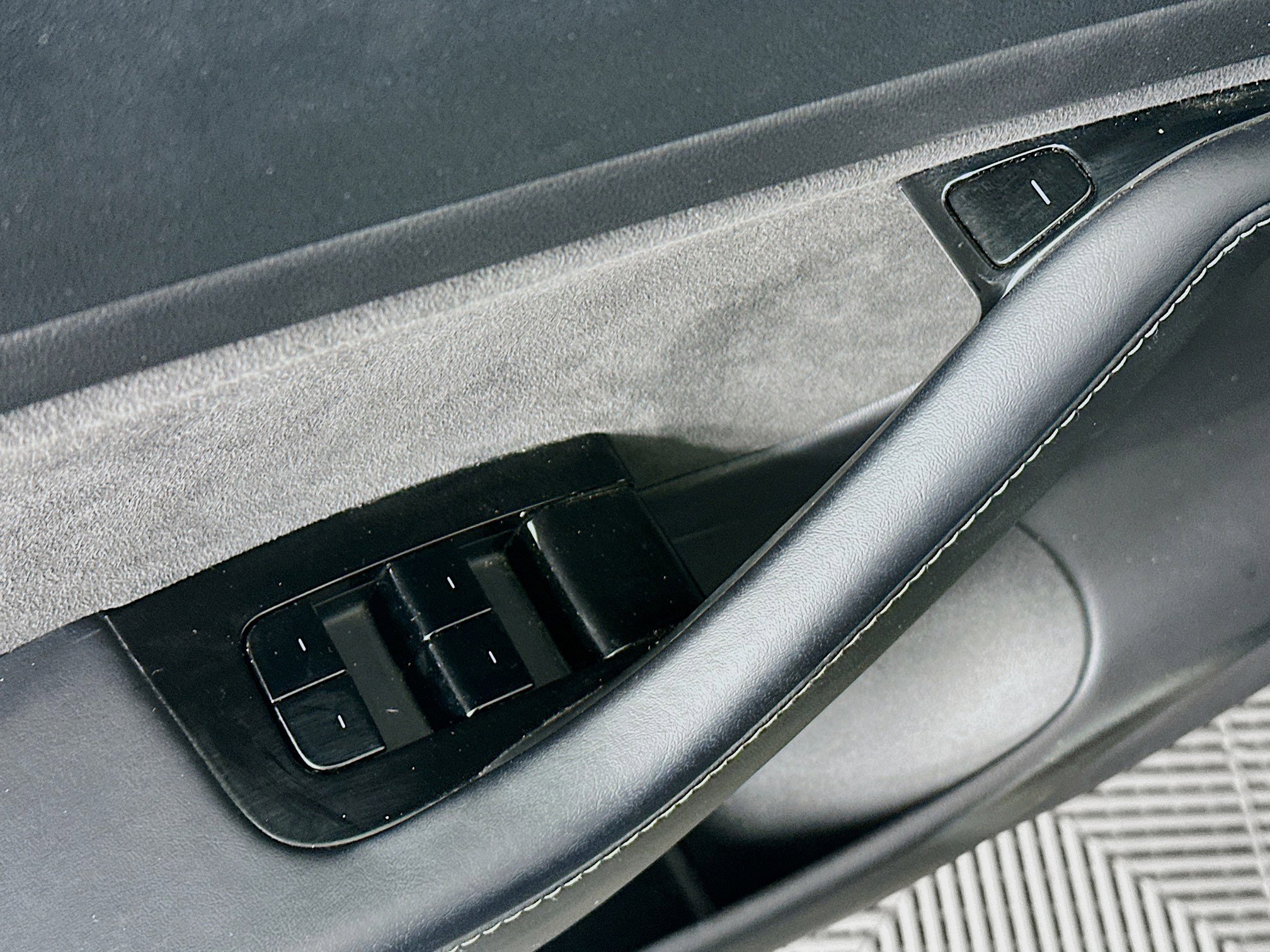 Used 2018 Tesla Model 3 Long Range image 15