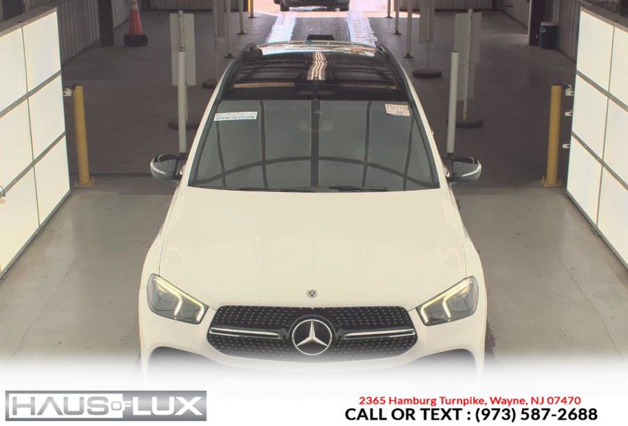 Used 2020 Mercedes-Benz GLE 350 4MATIC w/ AMG Line Exterior image 2
