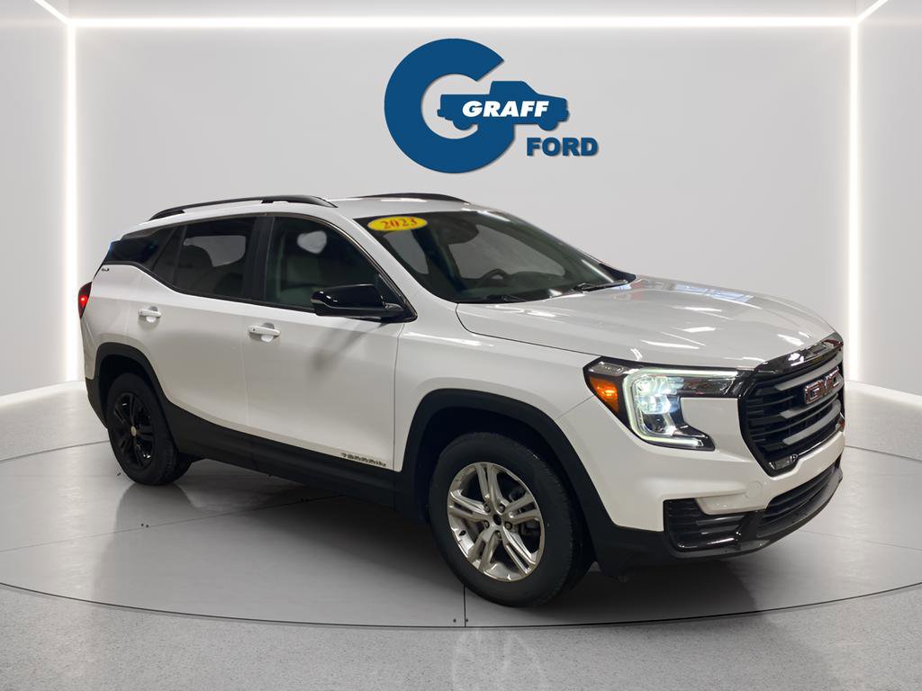 Used 2023 GMC Terrain SLE w/ Driver Convenience Package image 9