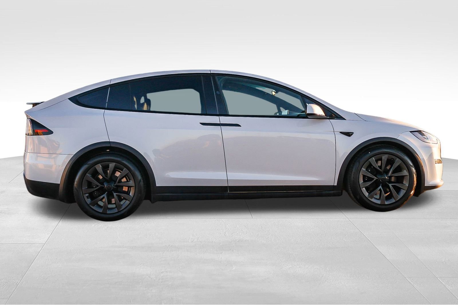 Used 2023 Tesla Model X image 4