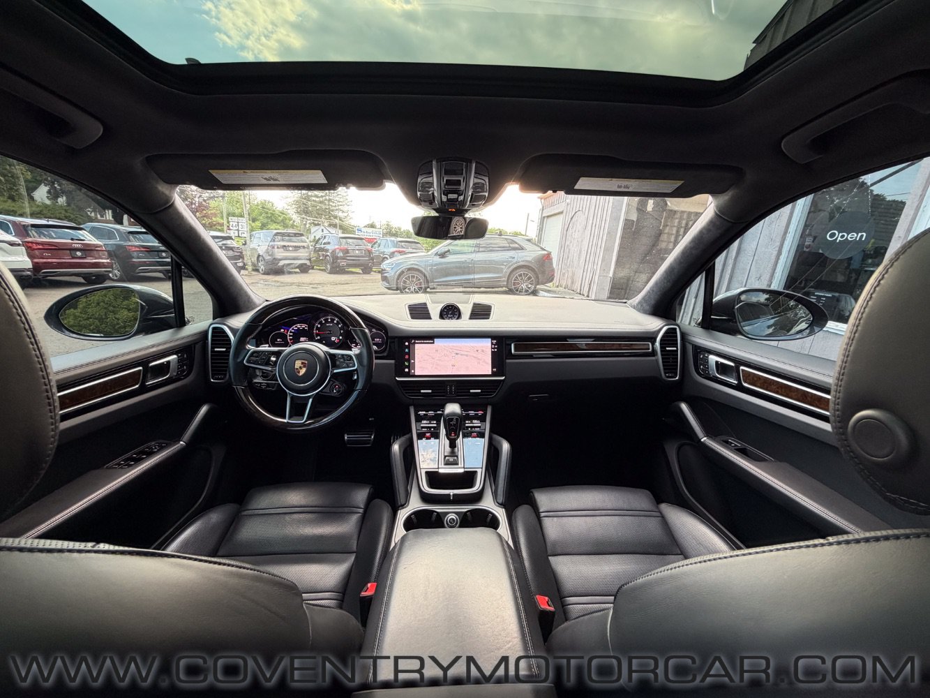 Used 2022 Porsche Cayenne GTS AWD/4WD image 34