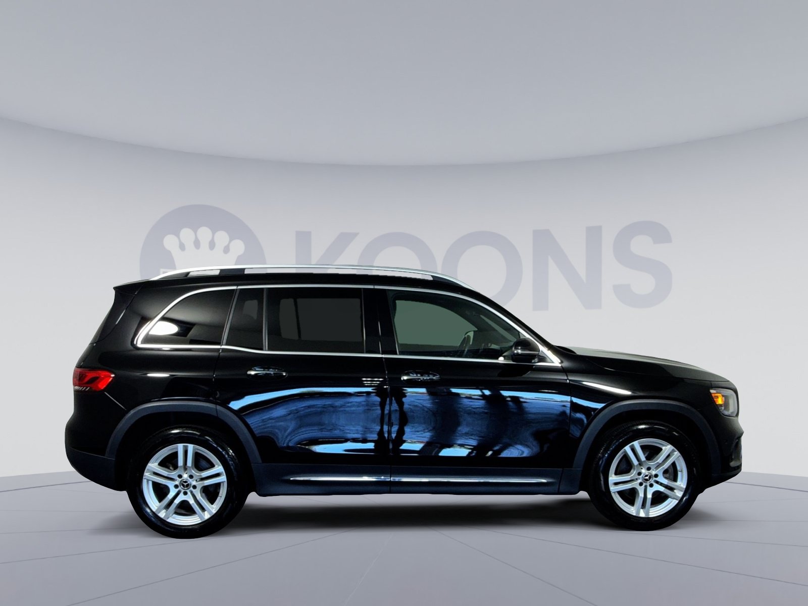 Used 2023 Mercedes-Benz GLB 250 4MATIC image 8