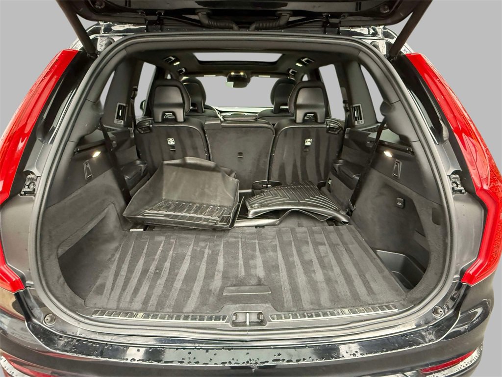 Used 2020 Volvo XC90 T6 R-Design image 17