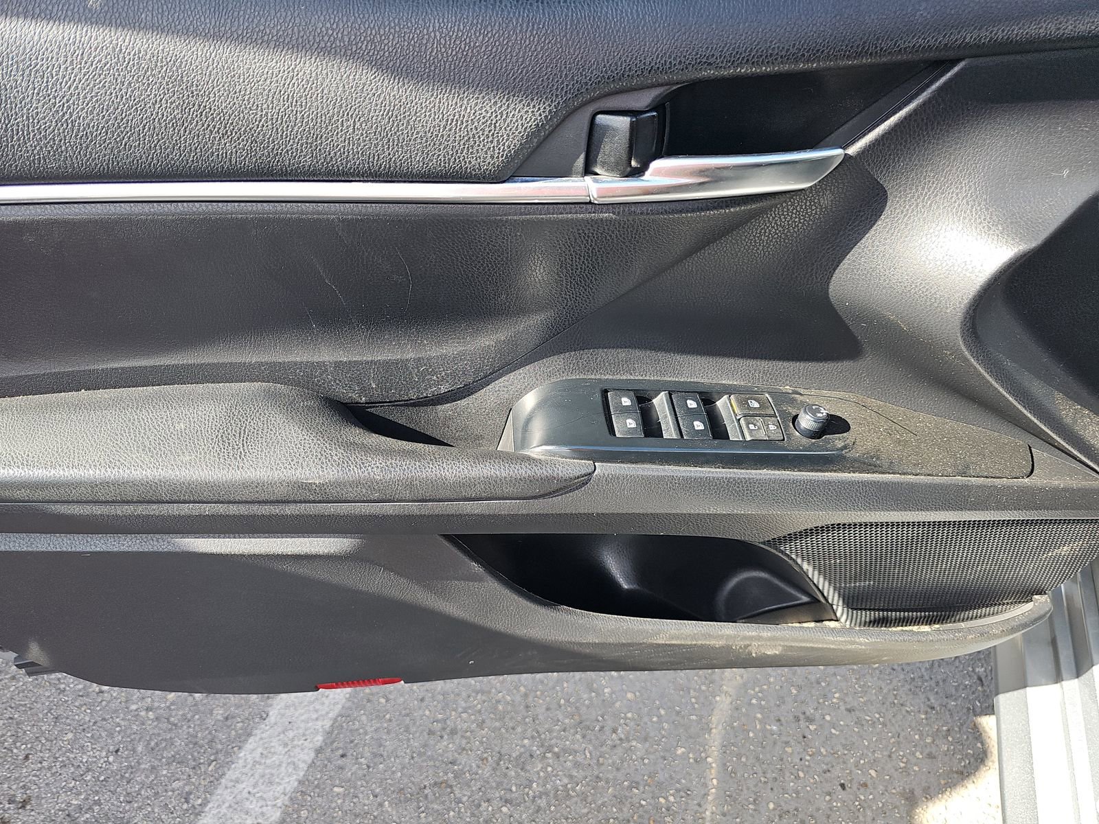 Used 2020 Toyota Camry LE image 13