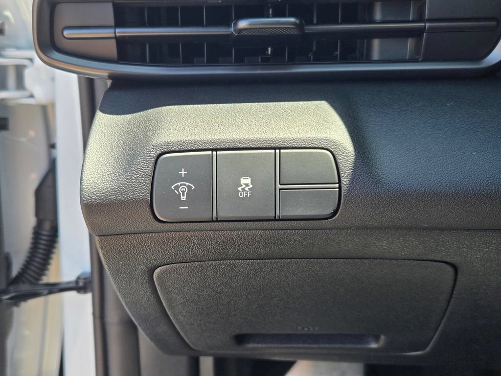 New 2026 Hyundai Elantra SEL Sport FWD image 17