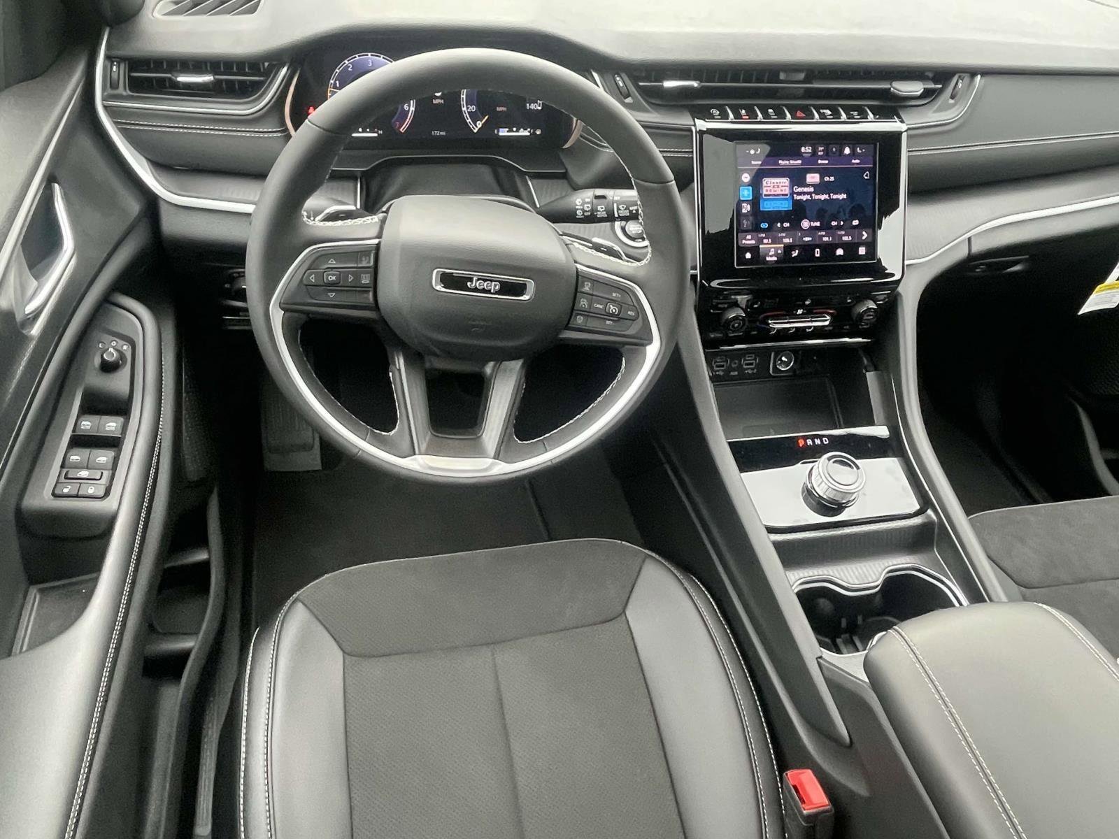 New 2025 Jeep Grand Cherokee L Altitude image 8