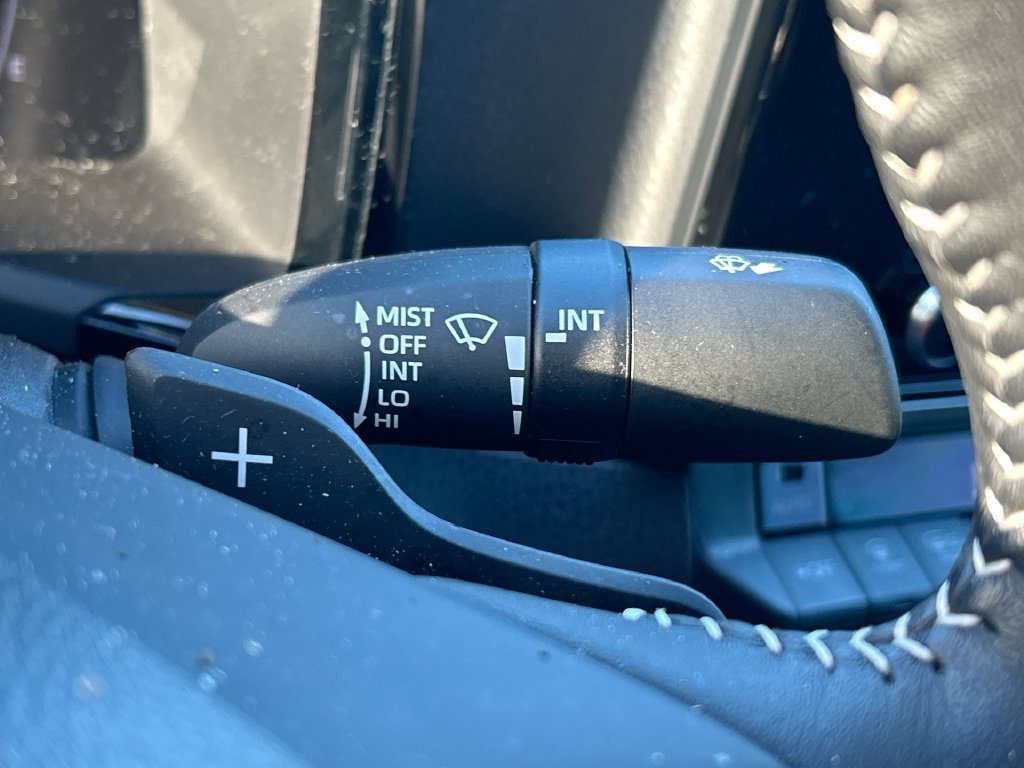 Used 2025 Toyota Camry SE FWD image 20