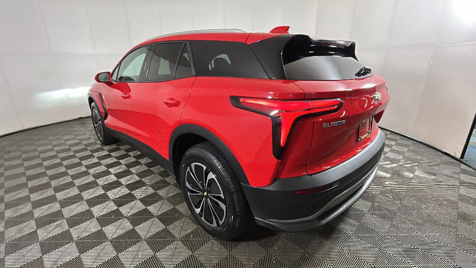 Used 2024 Chevrolet Blazer EV LT AWD/4WD image 5