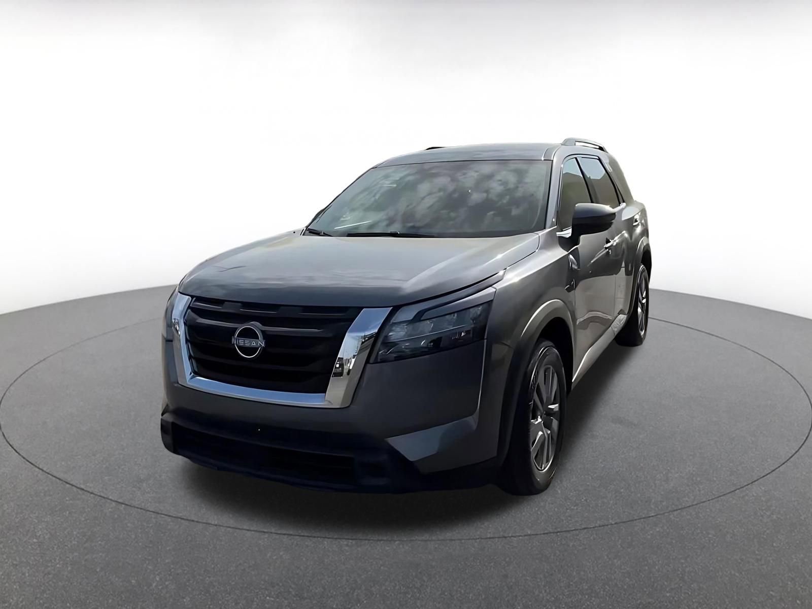 Used 2025 Nissan Pathfinder SV image 7