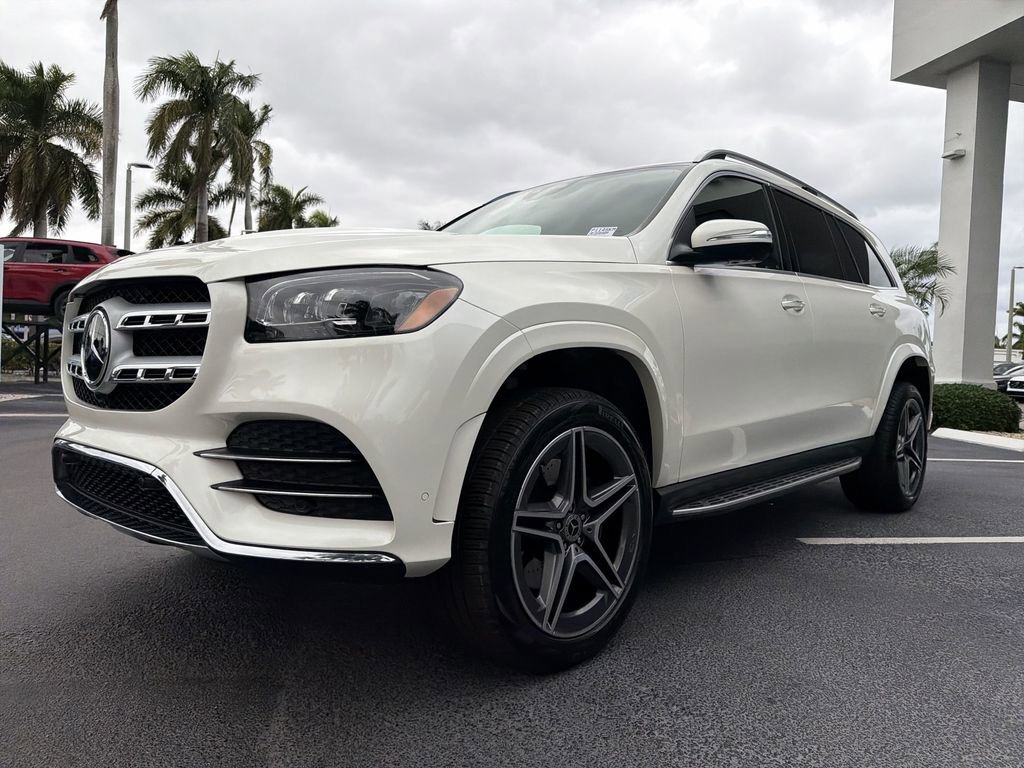 Used 2023 Mercedes-Benz GLS 450 4MATIC w/ AMG Line Exterior image 21
