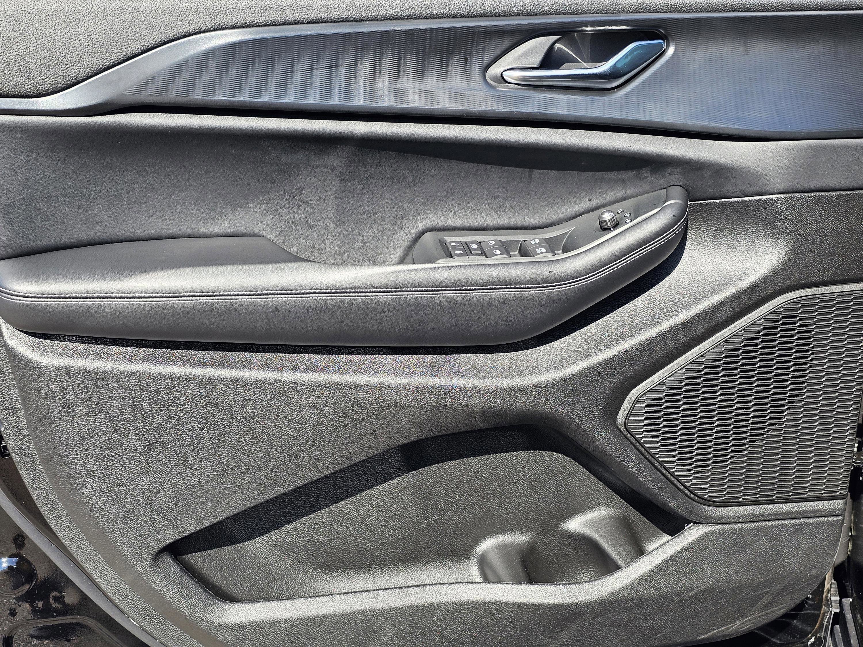 New 2025 Jeep Grand Cherokee L Altitude image 14