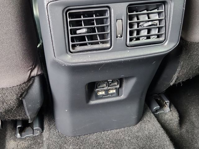 Used 2021 Toyota RAV4 XLE w/ Convenience Package image 28