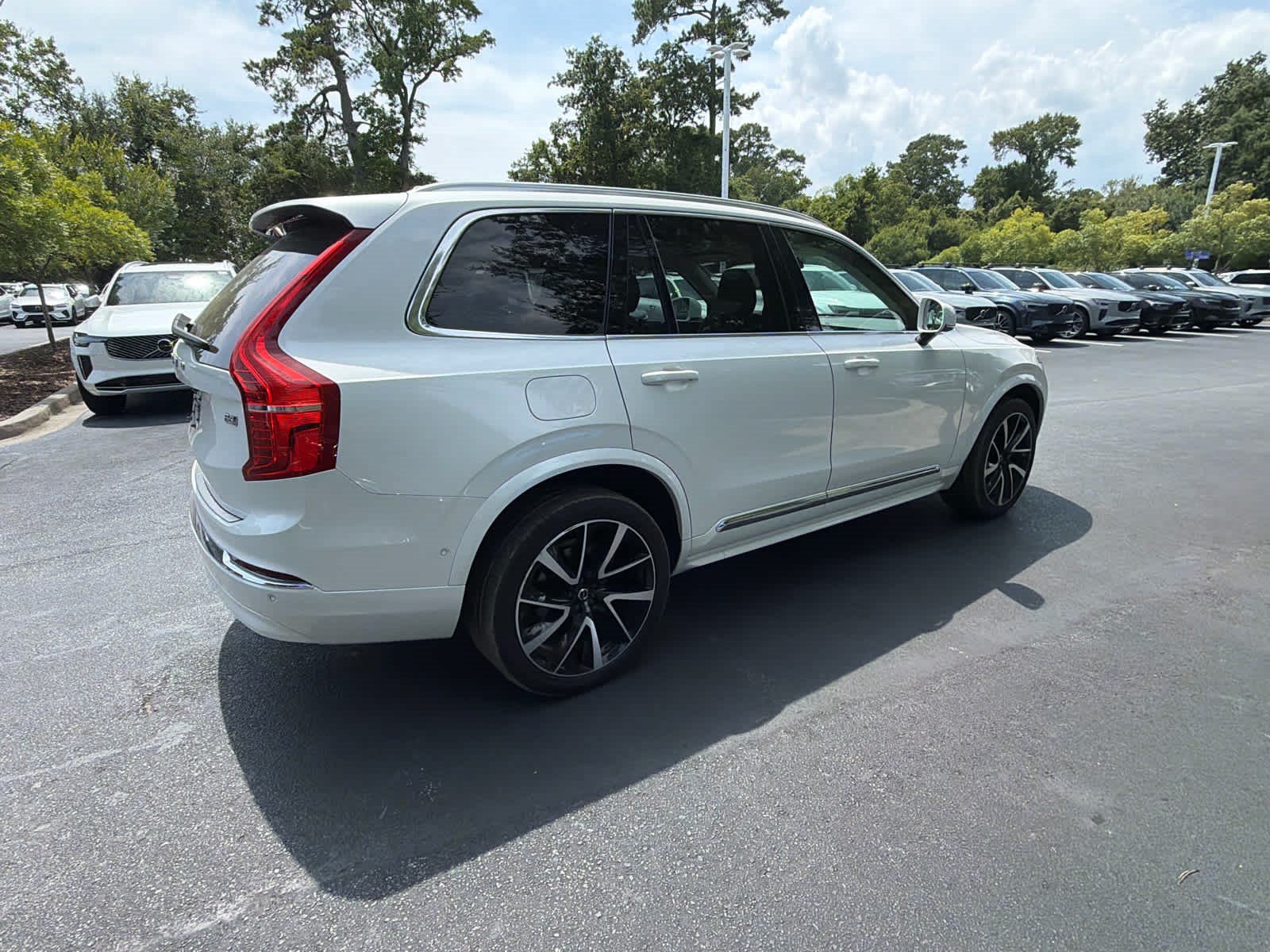 Certified 2023 Volvo XC90 B6 Plus w/ Protection Package Premier AWD/4WD image 14