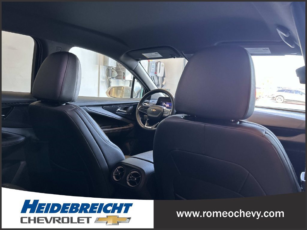 Used 2024 Chevrolet Blazer EV LT AWD/4WD image 35