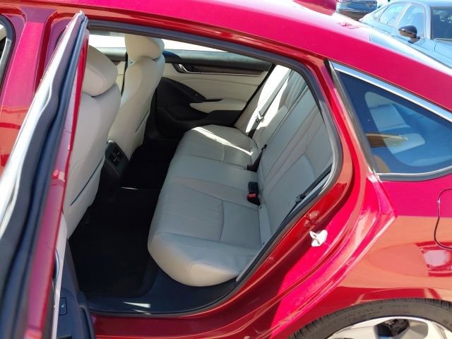 Used 2018 Honda Accord Touring image 28