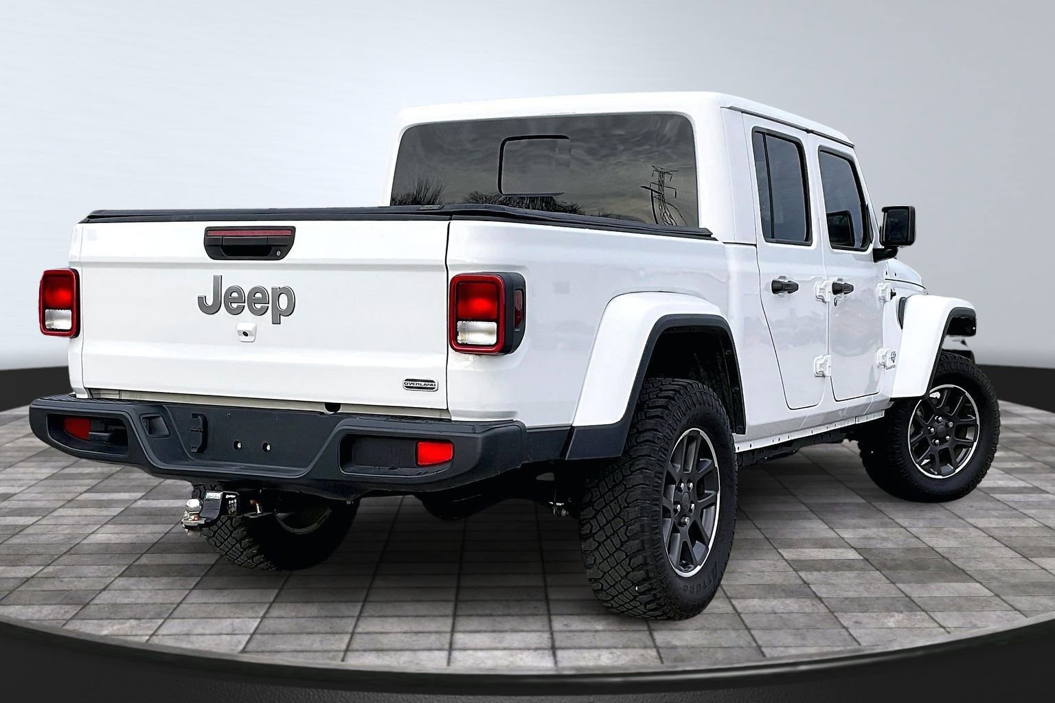 Used 2022 Jeep Gladiator Overland w/ Popular Equipment Package image 2