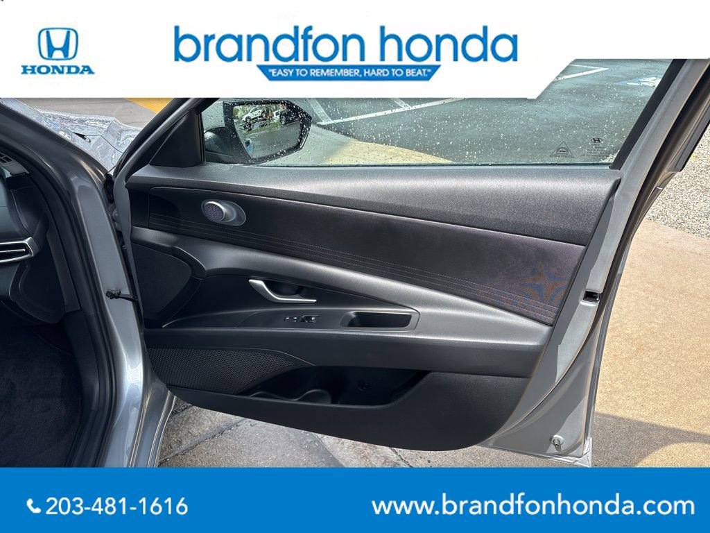 Used 2023 Hyundai Elantra SEL image 8