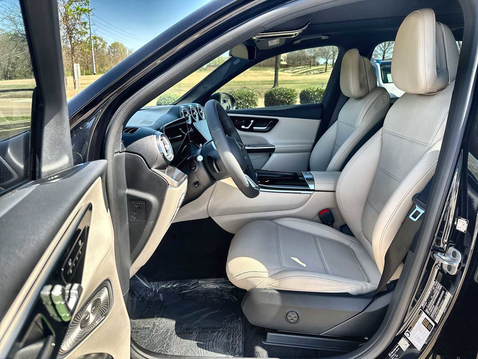 New 2026 Mercedes-Benz GLC 300 image 2