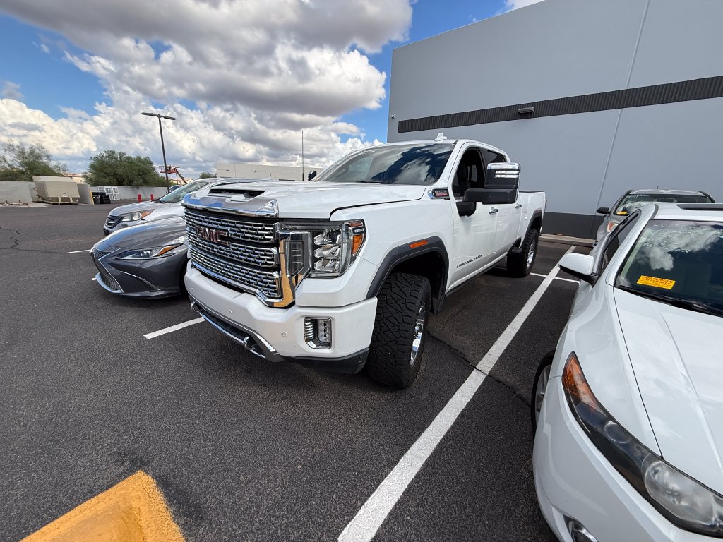 Used 2020 GMC Sierra 2500 Denali w/ Denali Ultimate Package AWD/4WD image 3