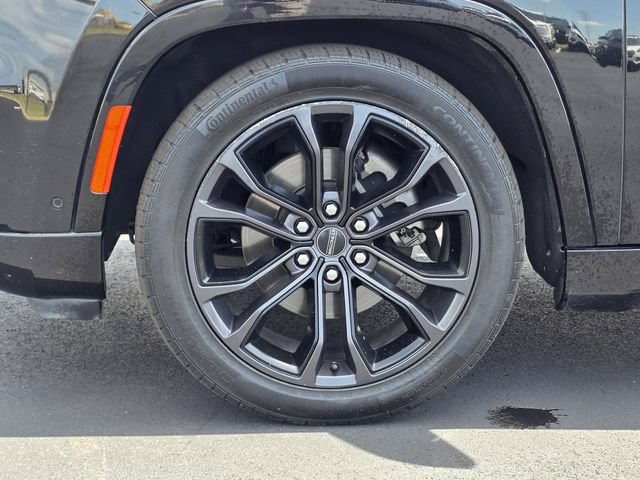 Used 2023 Jeep Grand Wagoneer Series III w/ Rear Seat Video Group 1 AWD/4WD image 38