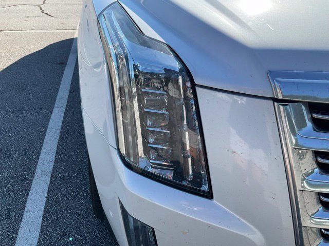 Used 2018 Cadillac Escalade ESV Platinum AWD/4WD image 9