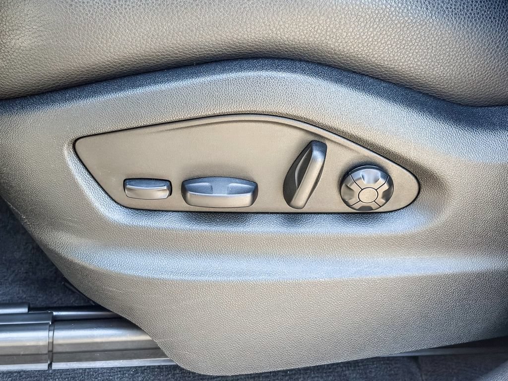 Used 2024 Porsche Cayenne AWD/4WD image 46