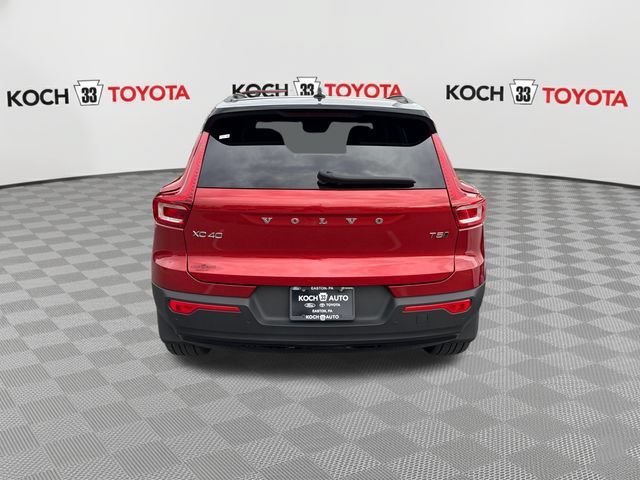 Used 2022 Volvo XC40 T5 R-Design w/ Climate Package AWD/4WD image 7