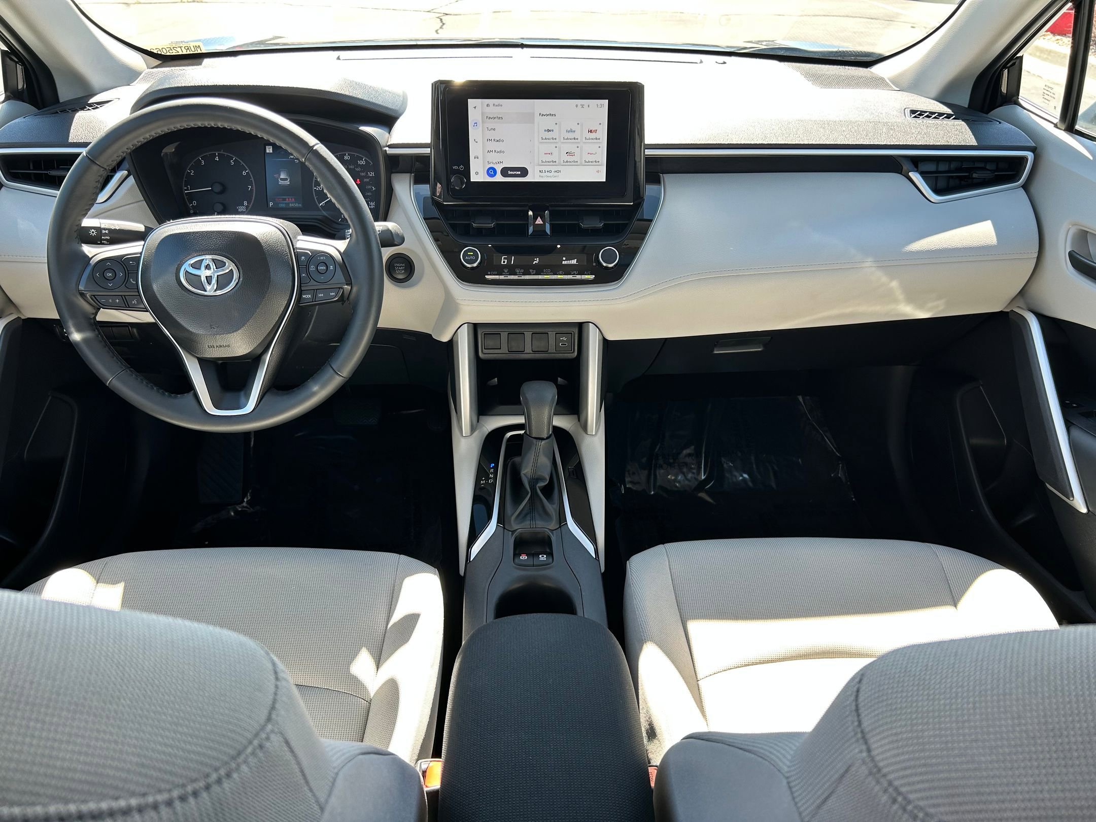 Certified 2025 Toyota Corolla Cross LE image 22