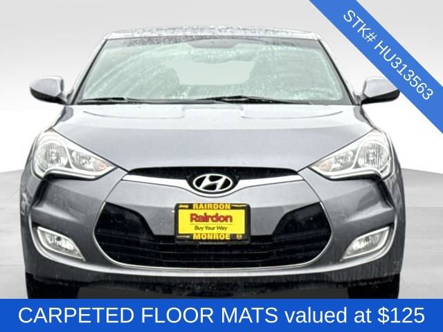 Used 2017 Hyundai Veloster Value Edition image 2