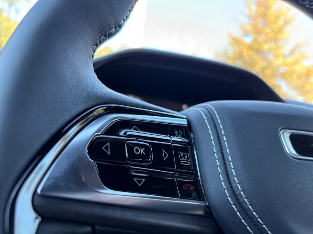 New 2025 Jeep Grand Cherokee L Overland w/ Advanced Protech Group III image 18