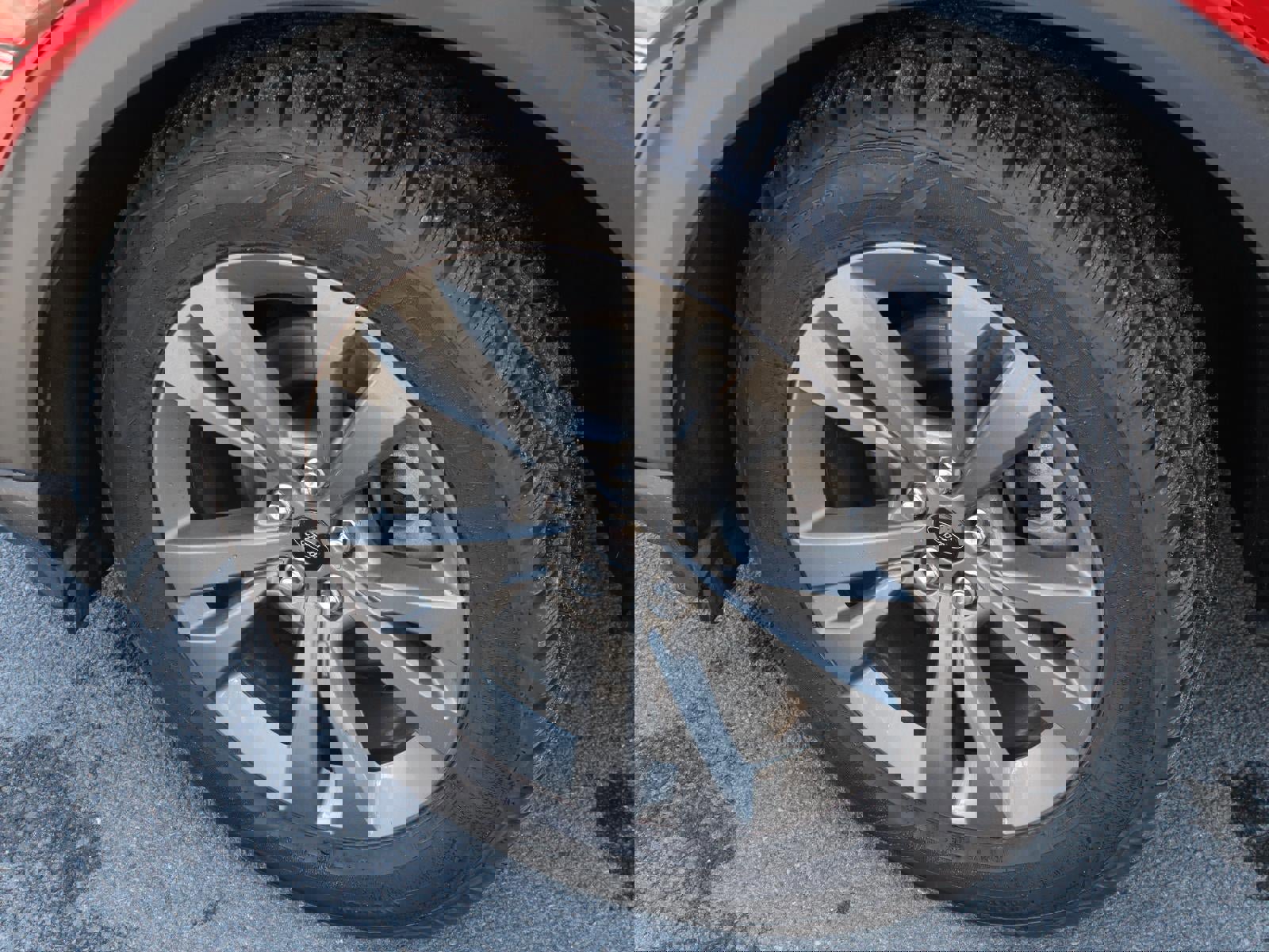 Used 2021 Ford Explorer XLT w/ Equipment Group 202A image 20