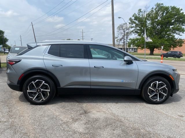 Used 2026 Chevrolet Equinox EV LT image 6